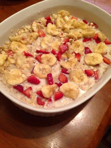 baked oatmeal berries banana.jpg